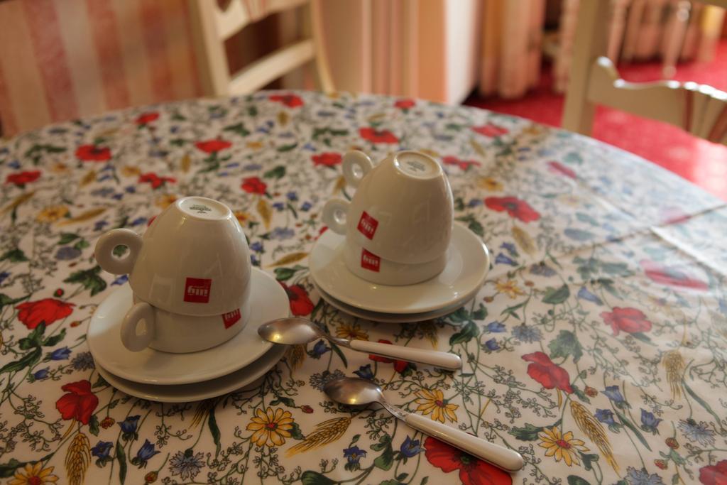 Hotel Petit Prince Антагнод Стая снимка
