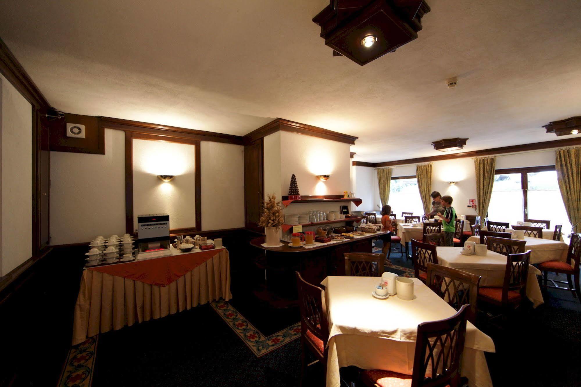 Hotel Petit Prince Антагнод Екстериор снимка