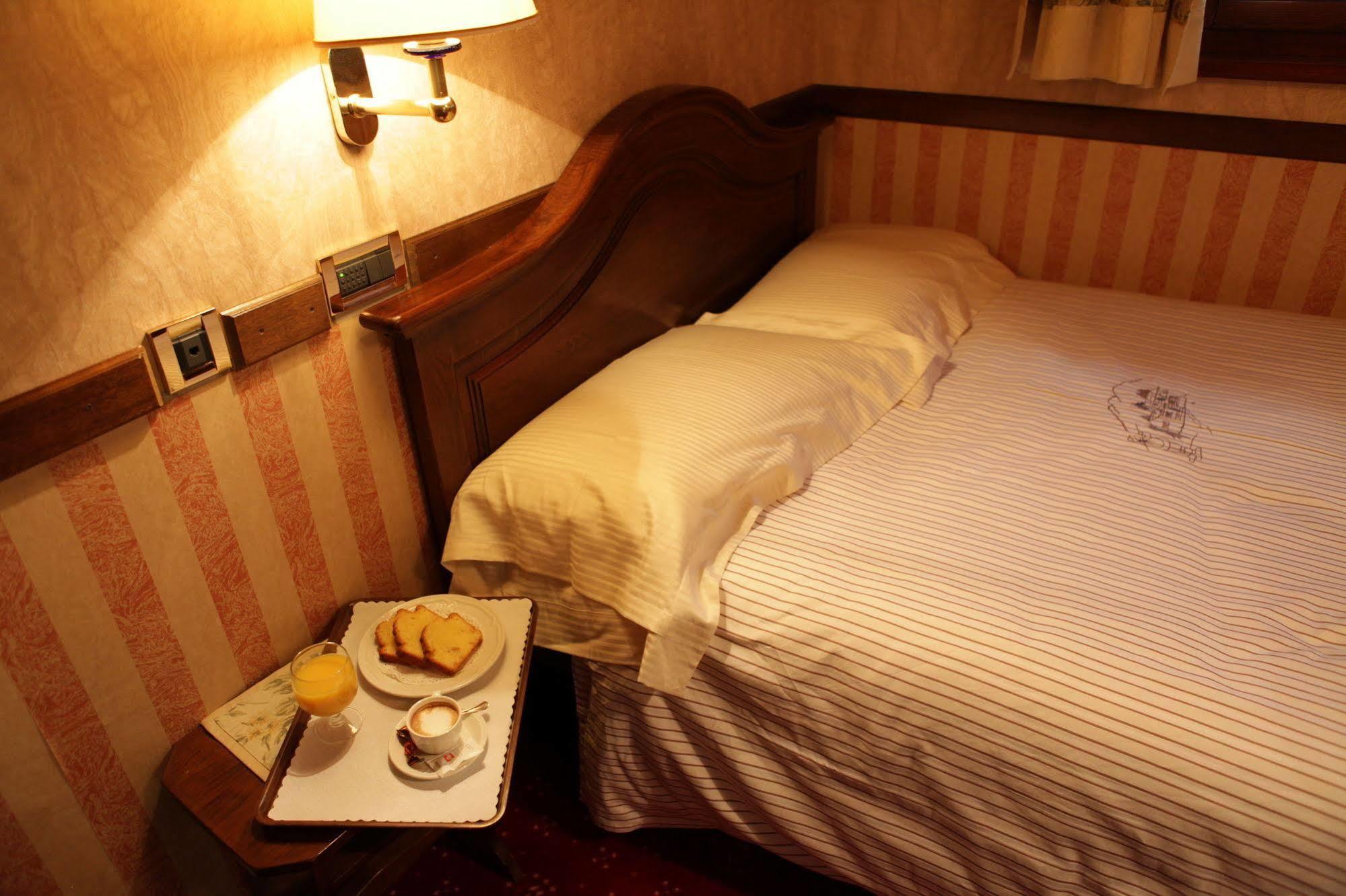 Hotel Petit Prince Антагнод Екстериор снимка