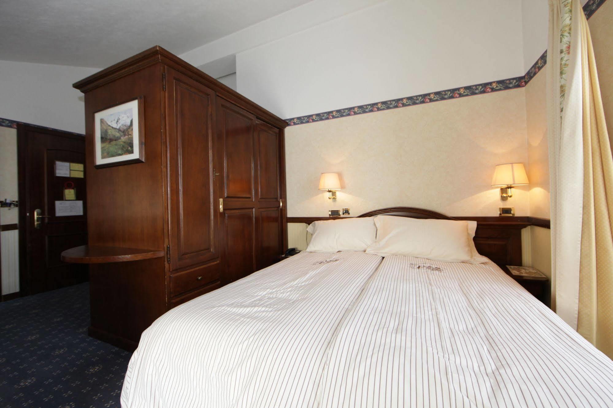 Hotel Petit Prince Антагнод Екстериор снимка