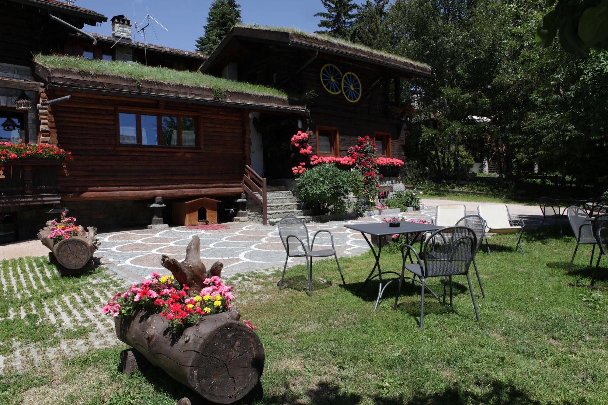 Hotel Petit Prince Антагнод Екстериор снимка